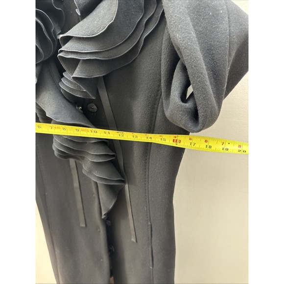 Elie Tahari Woman's Black 100% wool ruffle front Coat Size X-Small - Picture 9 of 16